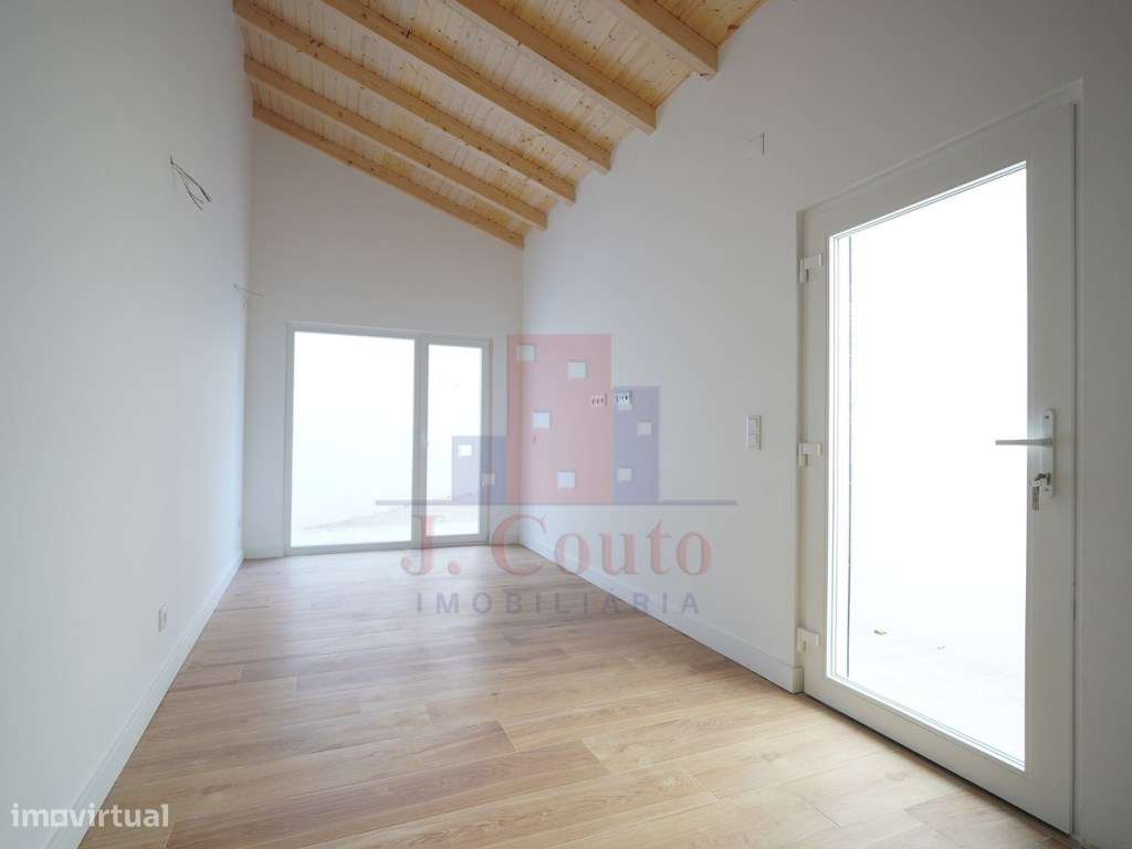 MORADIA T2 com quintal em Caldas da Rainha-7