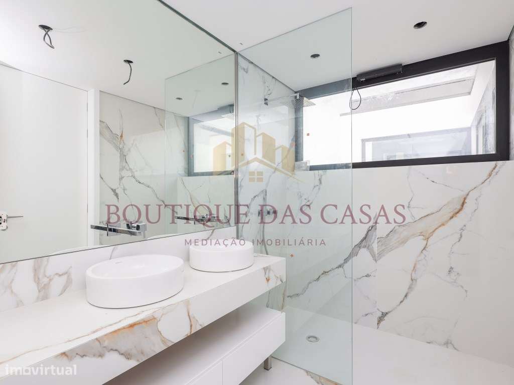 Moradia de luxo T4 a 500 metros da praia - Canidelo - Grande imagem: 4/29