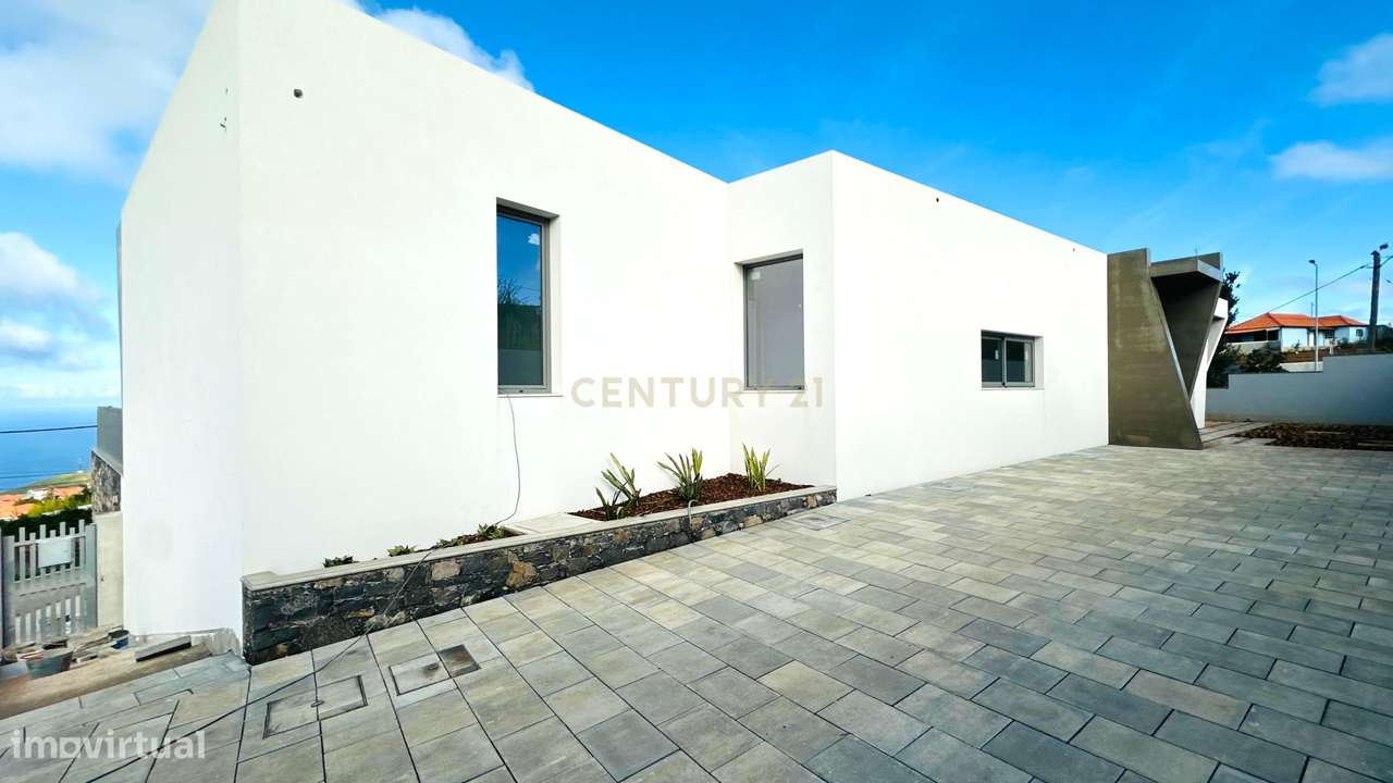 Luxuosa Moradia Nova na Calheta, Ilha da Madeira - Grande imagem: 5/31