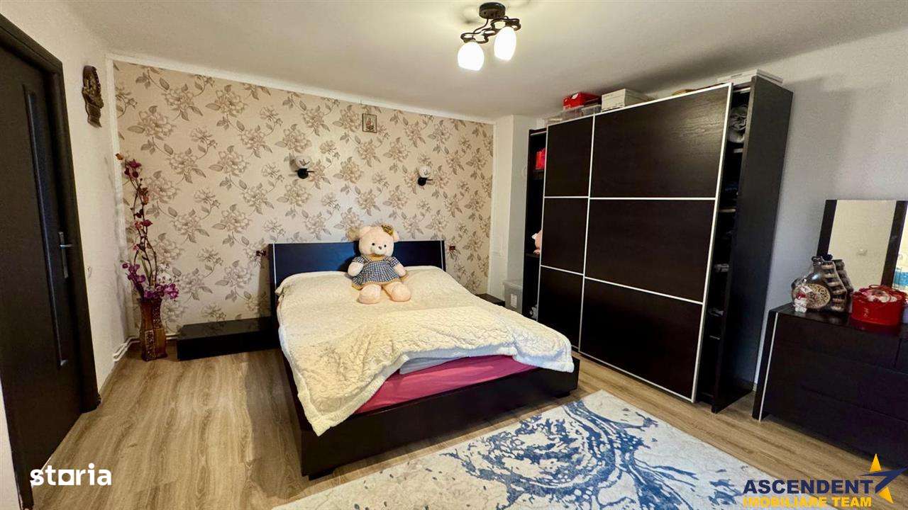 FILM & Tur 3D! Vila eleganta cu garaj si curte amenajata, situata in B - Imagine principală: 4/10