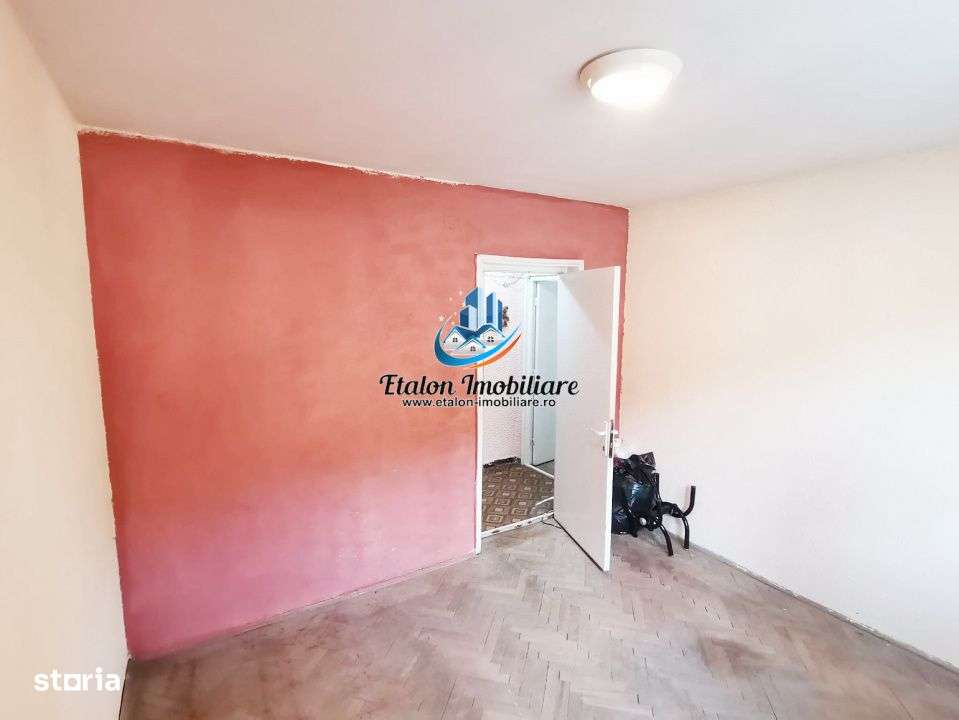 Apartament 4 camere semidecomandat, etaj 6, Maratei Piatra Neamt-1