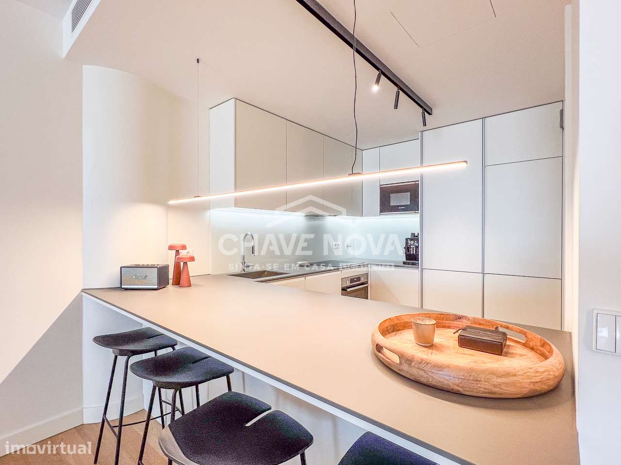 T1 Como Novo c/ Vistas Rio Douro e Lugar de Garagem em Canidelo-10