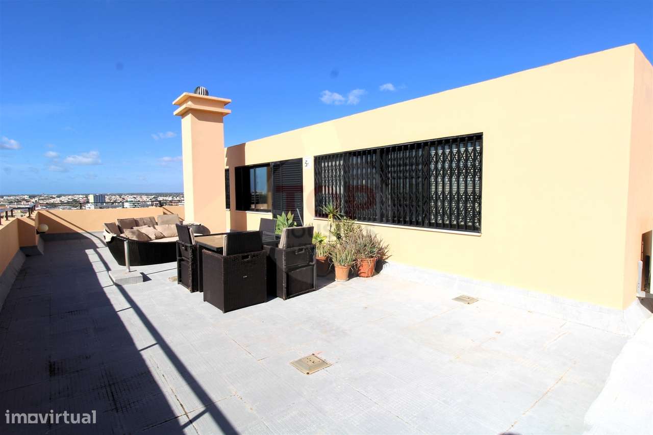 Penthouse T4+1 com Terraço Panorâmico e dois estacionamentos-2