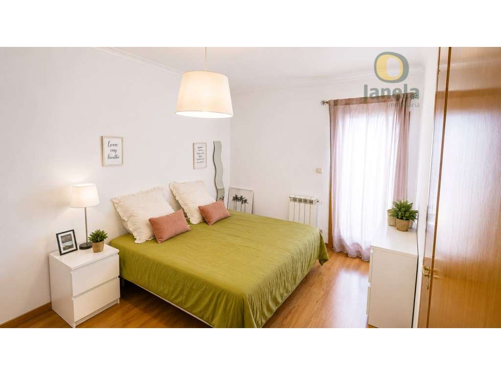 Apartamento T2, com garagem e arrumos-5