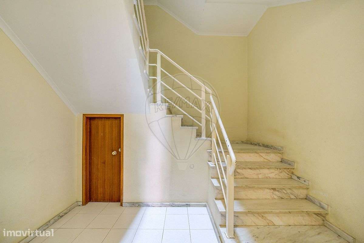 Apartamento T3 em Quinta do Conde-23