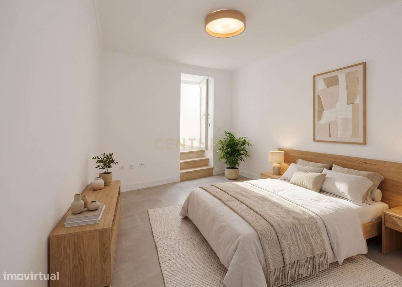 Prédio c/ 2 apartamentos (T1 e T2) com Pátio e Terraço - Centro Histór-17