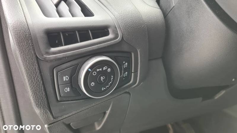 Ford Focus 1.5 TDCi SYNC Edition - 11