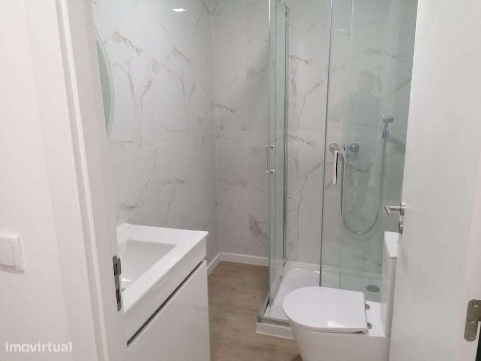 Vende-se apartamento T1 totalmente renovado na Pedrulha, Coimbra. - Grande imagem: 5/6