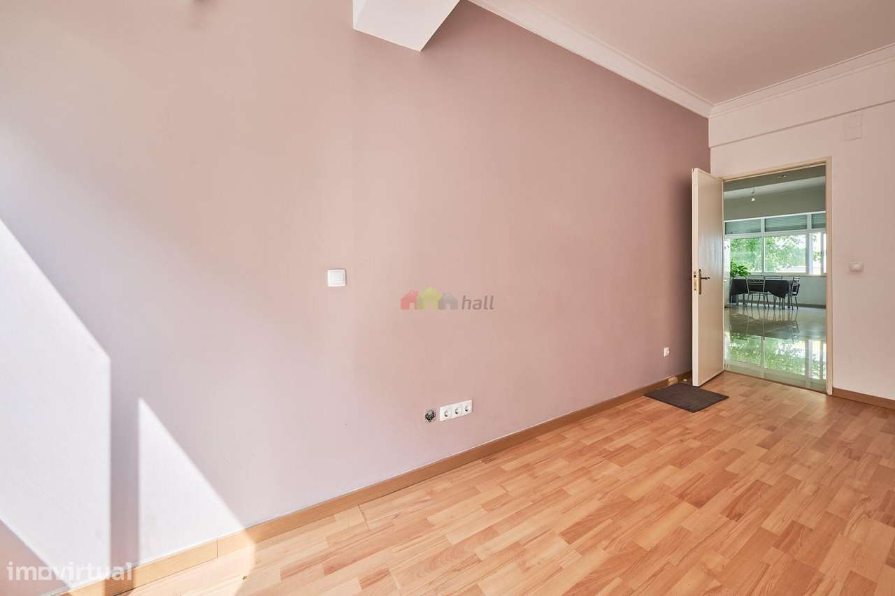 Apartamento T3 com 2 Wc´s e arrecadação-8