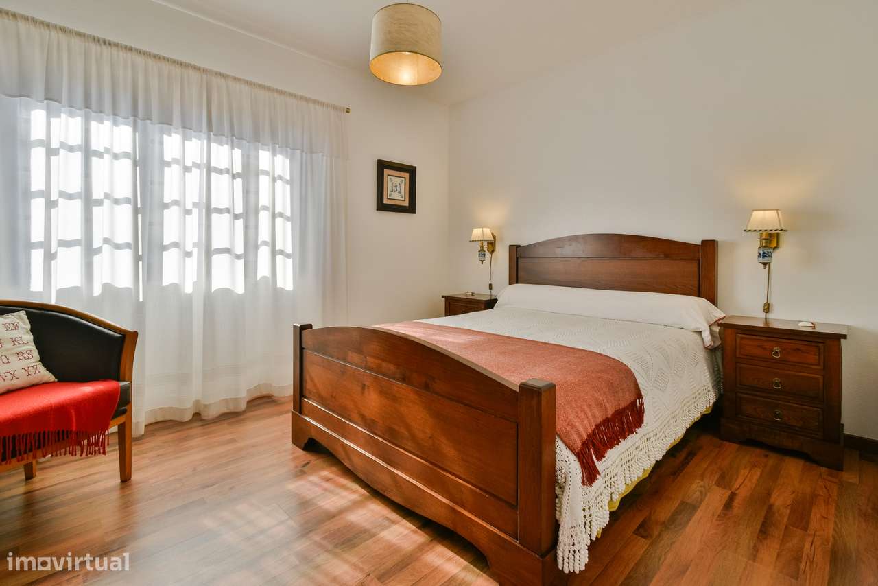 Moradia de Carácter Único no Centro Histórico de Mafra - Grande imagem: 3/34