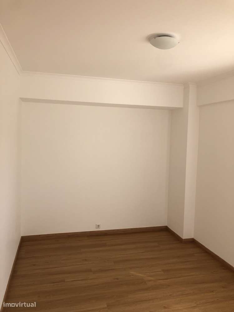 T2 com vista de rio na Penha de França com garagem - Grande imagem: 5/23