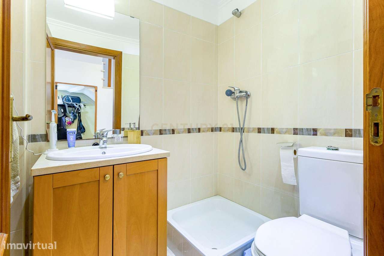 Moradia em Banda T3+1 com quintal e garagem em Zona Tranquila – Bacelo-9