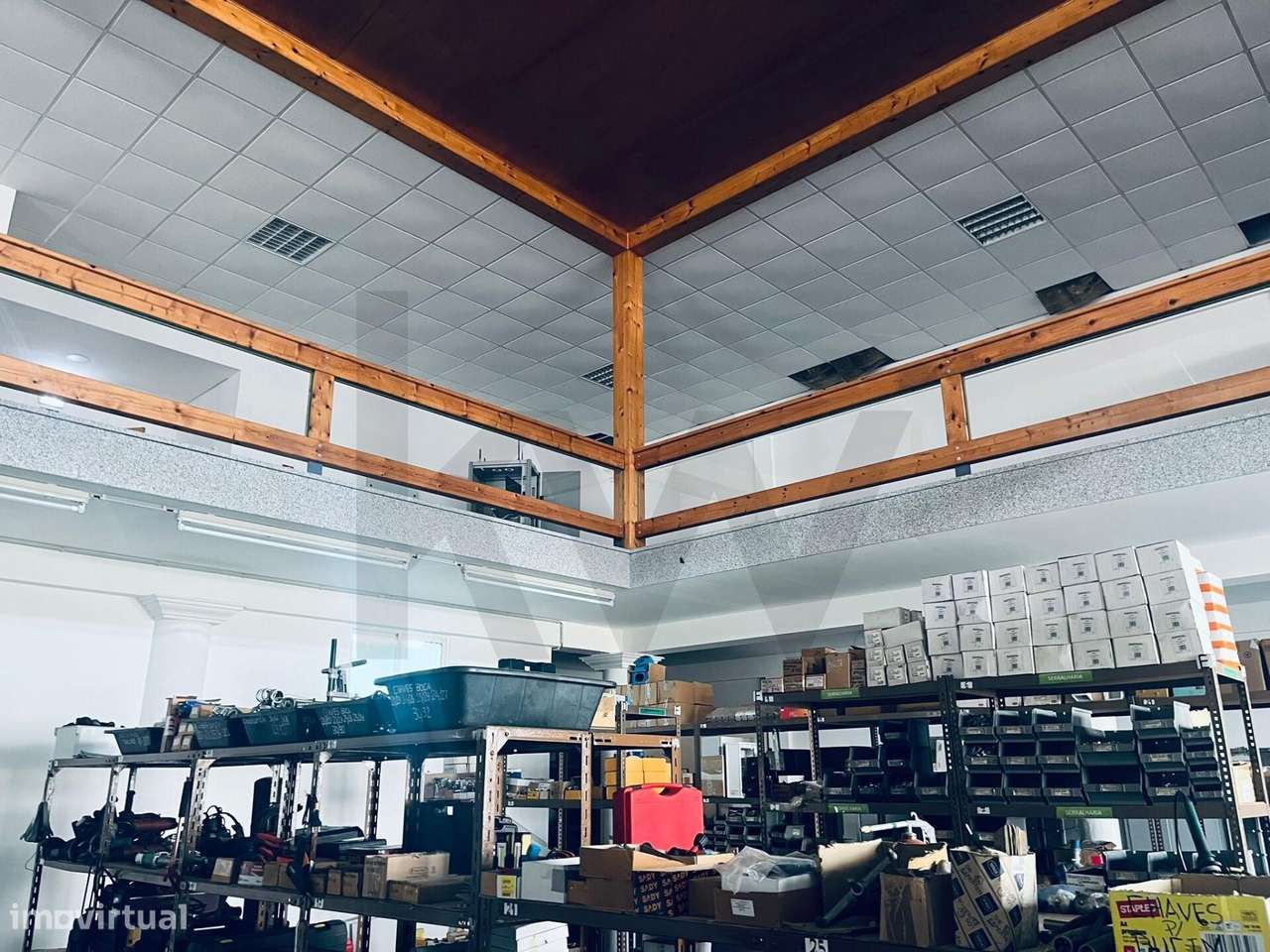 Armazém 767m2 com terreno 1854m2-13