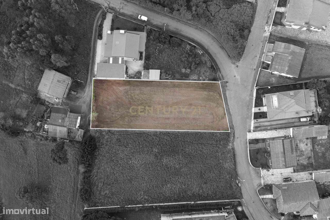 Terreno Urbanizável para moradia de 4 frentes em Paramos-Espinho-6