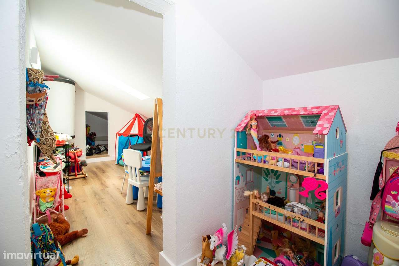 Vivendo o Sonho: Luxuosa Moradia T5 em Albarraque com Espaço de Lazer-41