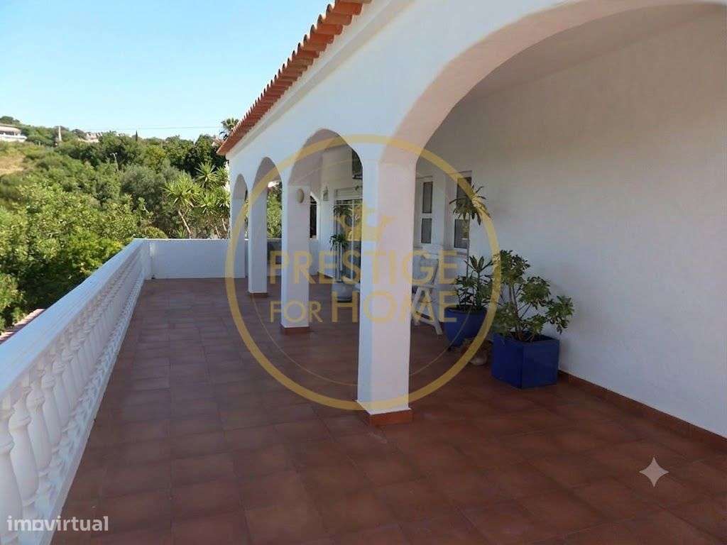 Moradia T3 com Vista Mar Panorâmica, Piscina e 5.000 m² de Terreno – S-35