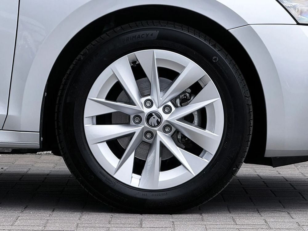Skoda Octavia 1.5 TSI MHEV Selection DSG 150 KM — zdjęcie 7