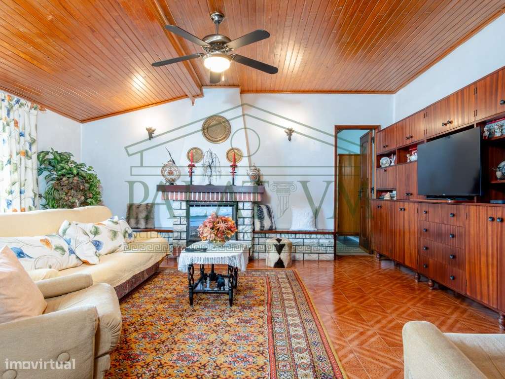 Moradia T5 centro da Charneca da Caparica-15