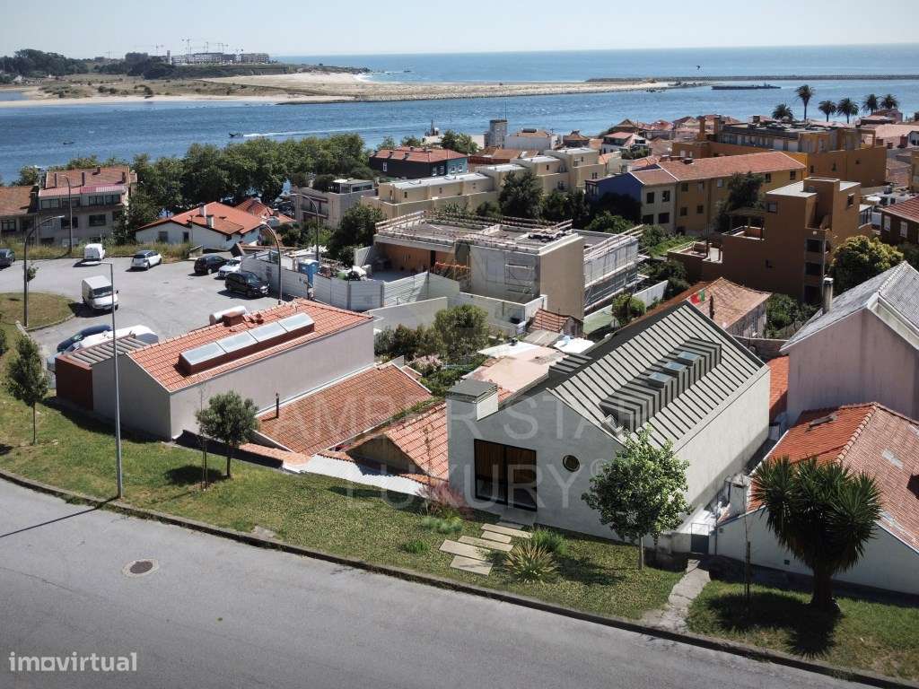 Moradia T3 com Projeto Aprovado na Foz Velha-1