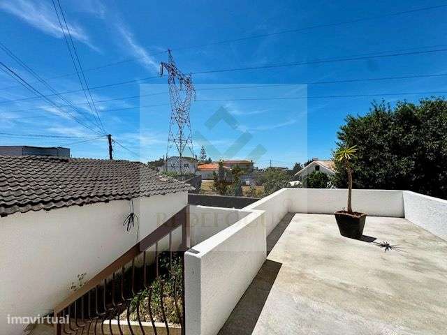 ​Moradia T3 Restaurada no Centro de Escapães-36