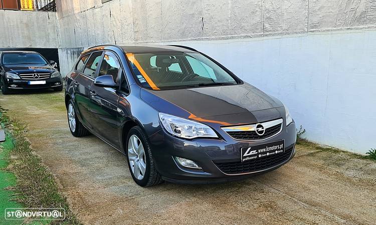 Opel Astra Sports Tourer - 2