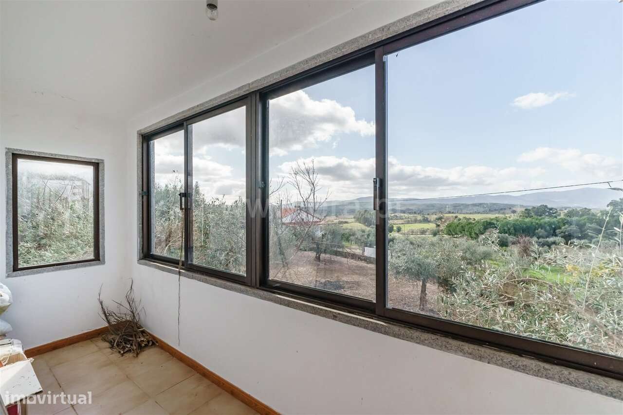 Moradia Isolada T4 / Fundão, Vales Pêro Viseu-17