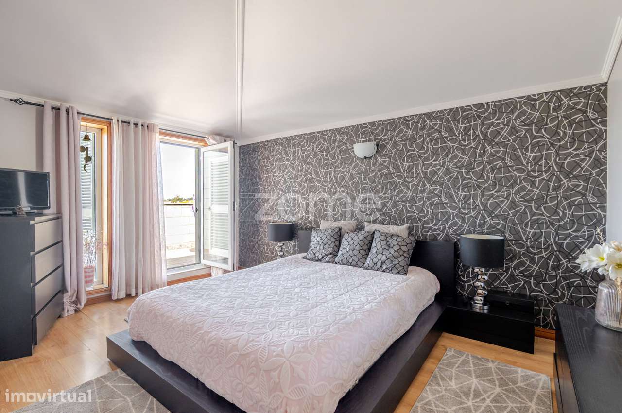 Duplex T3 com Terraço e Vista Mar em Gaia-34