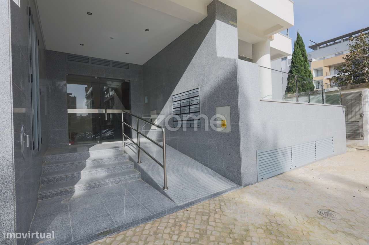 Apartamento T3 com garagem-26