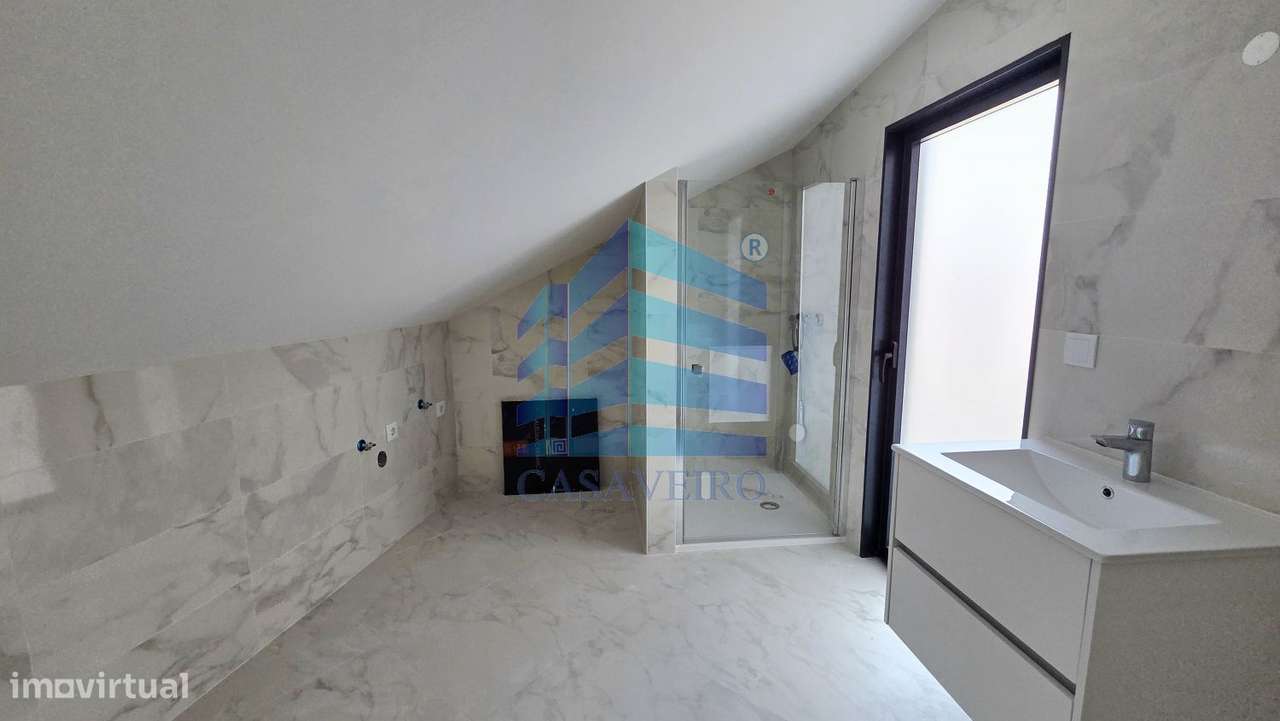 Apartamento T2 Duplex com terraço  centro de Esgueira-15