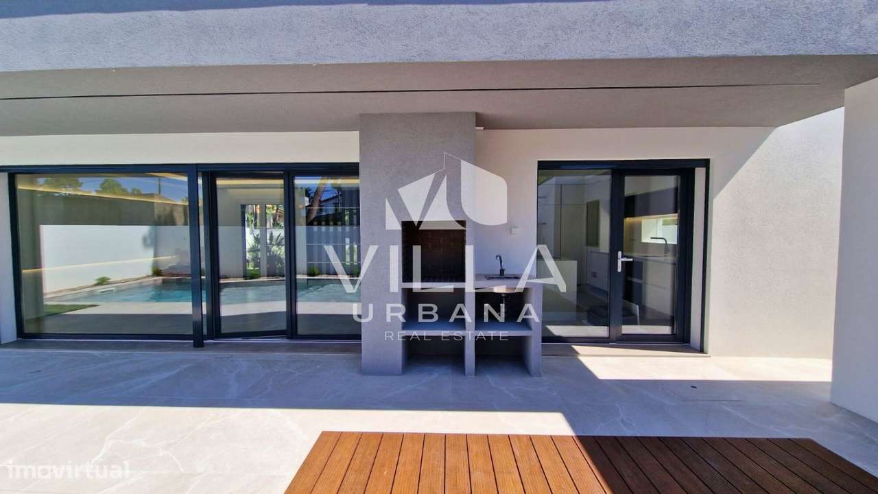 Moradia Isolada T4 com Piscina na Aroeira – A 5 Minutos da Praia da-9