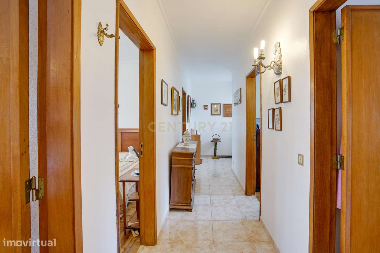 Já imaginou viver numa aldeia? E a poucos minutos de Cascais.-6