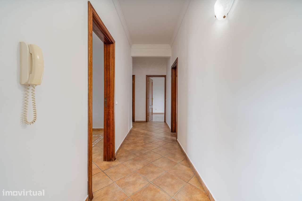 Apartamento T2 nas Ferreiras - Grande imagem: 4/37