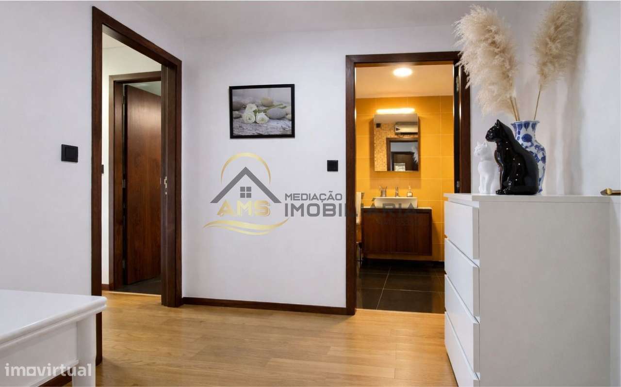 APARTAMENTO T2 COM GARAGEM CENTRO DE FAFE-18