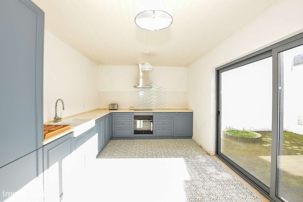Moradia T3 remodelada com logradouro e terraço — Bugalhos - Grande imagem: 5/22