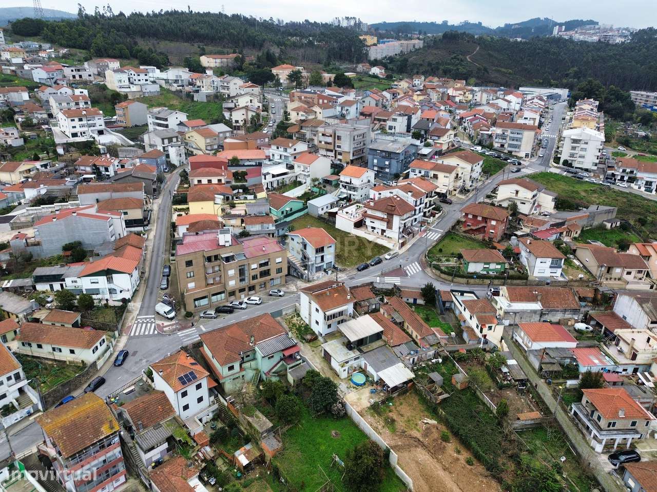 Moradia T3 em Ermesinde com Grande Quintal e Excelente Potencial de In-34