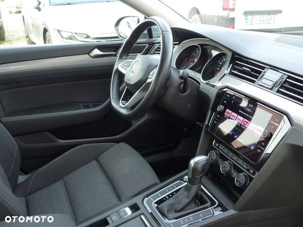 Volkswagen Passat 2.0 TSI Business DSG - 9