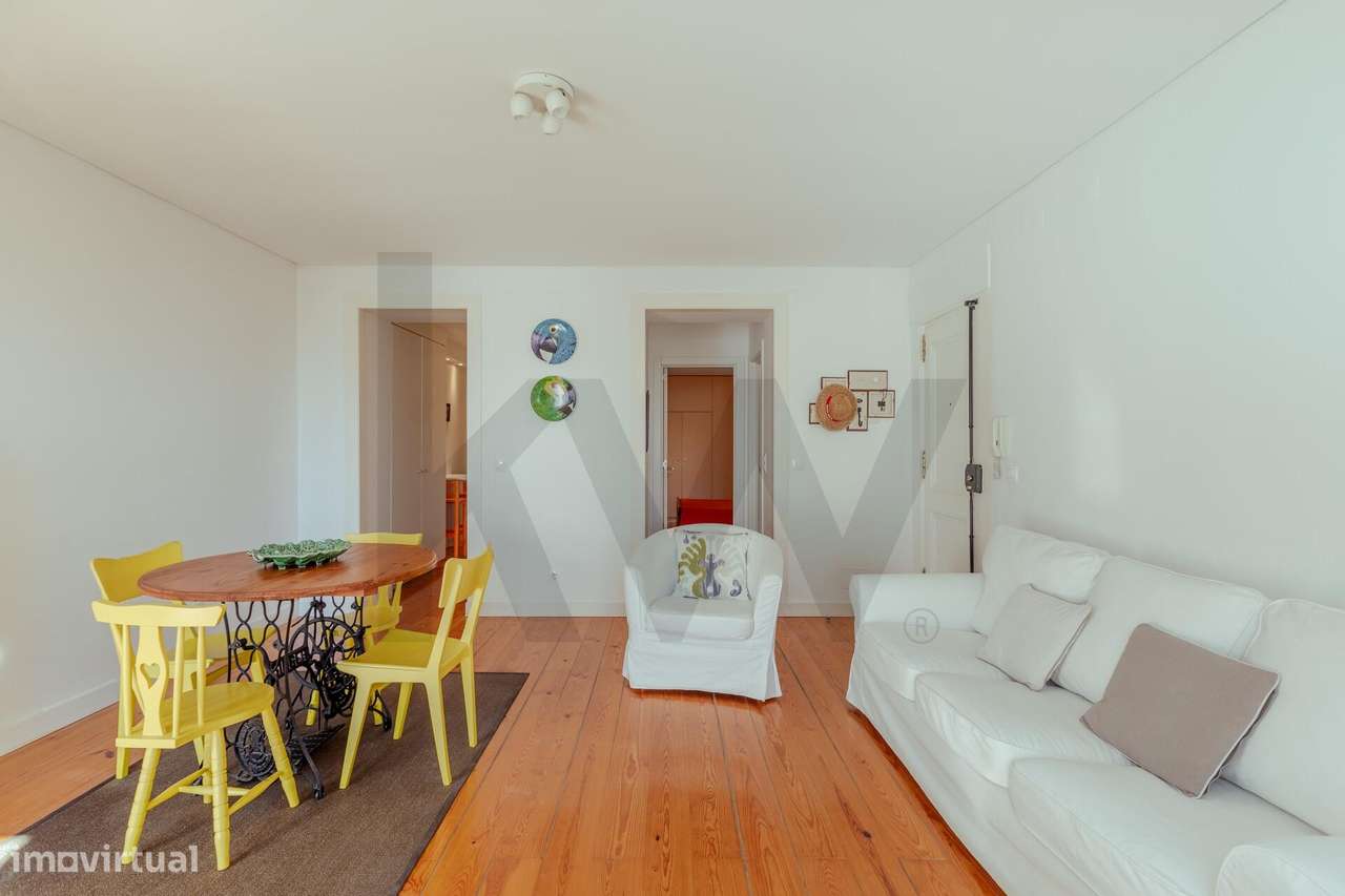 Apartamento T2 Remodelado com Elevador no Coração do Príncipe Real - Grande imagem: 4/24