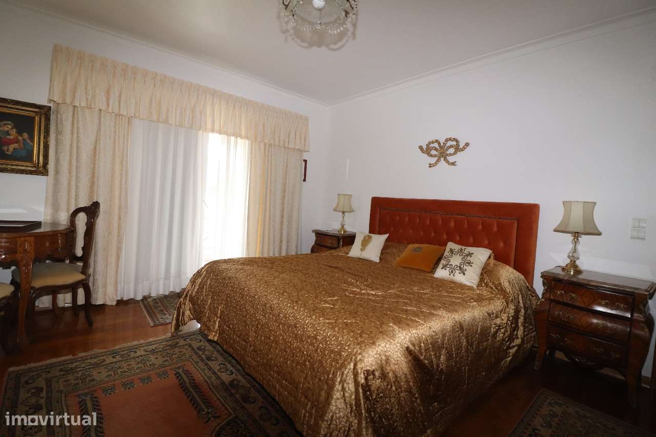 Moradia T4 com Piscina, Cave Ampla-56