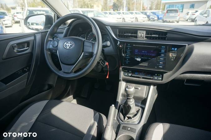 Toyota Auris - 15