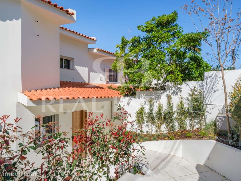 Moradia T4 com Jardim e Piscina no Monte Estoril - Cascais-47