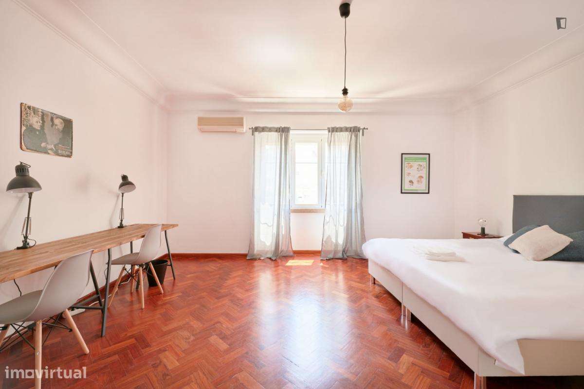 Quarto - localizado em São Sebastião Lisbon - Grande imagem: 2/7