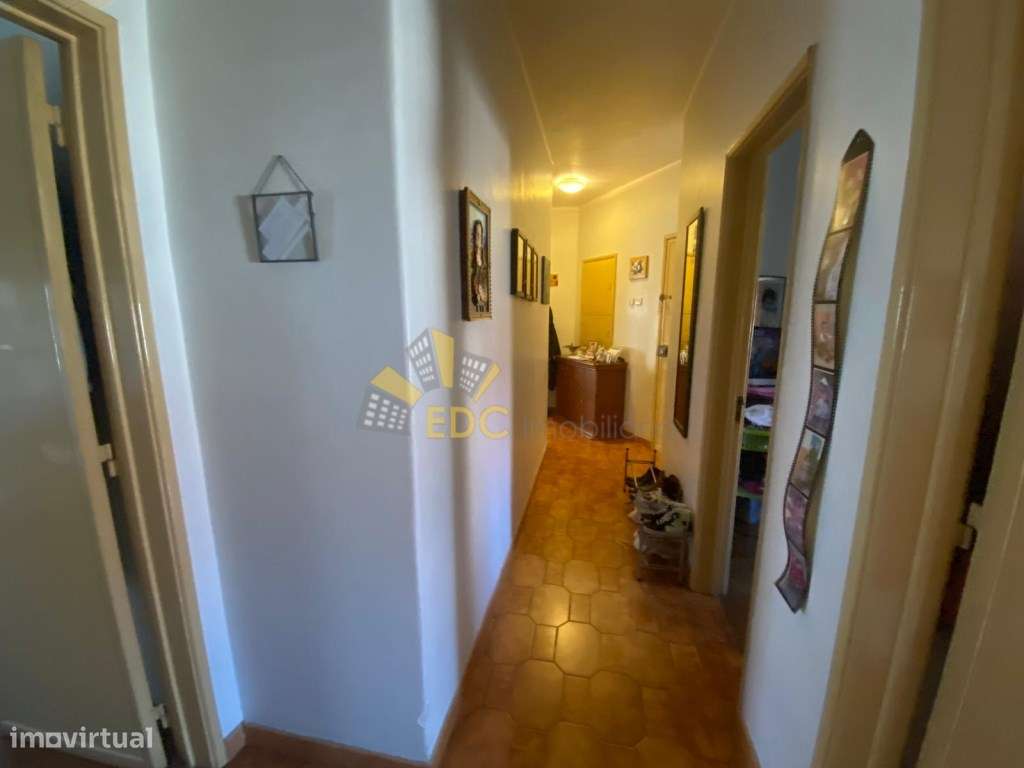 Apartamento T3 bastante soalheiro | Localizado em Camarate | Não pe...-18