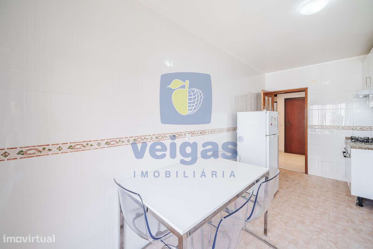 Apartamento T2 como novo, equipado e mobilado em Fitares-31