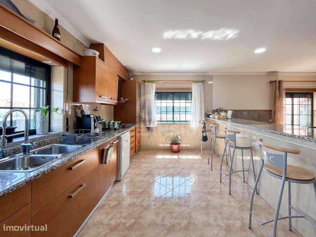 Moradia T4 independente em Castelo Branco-50