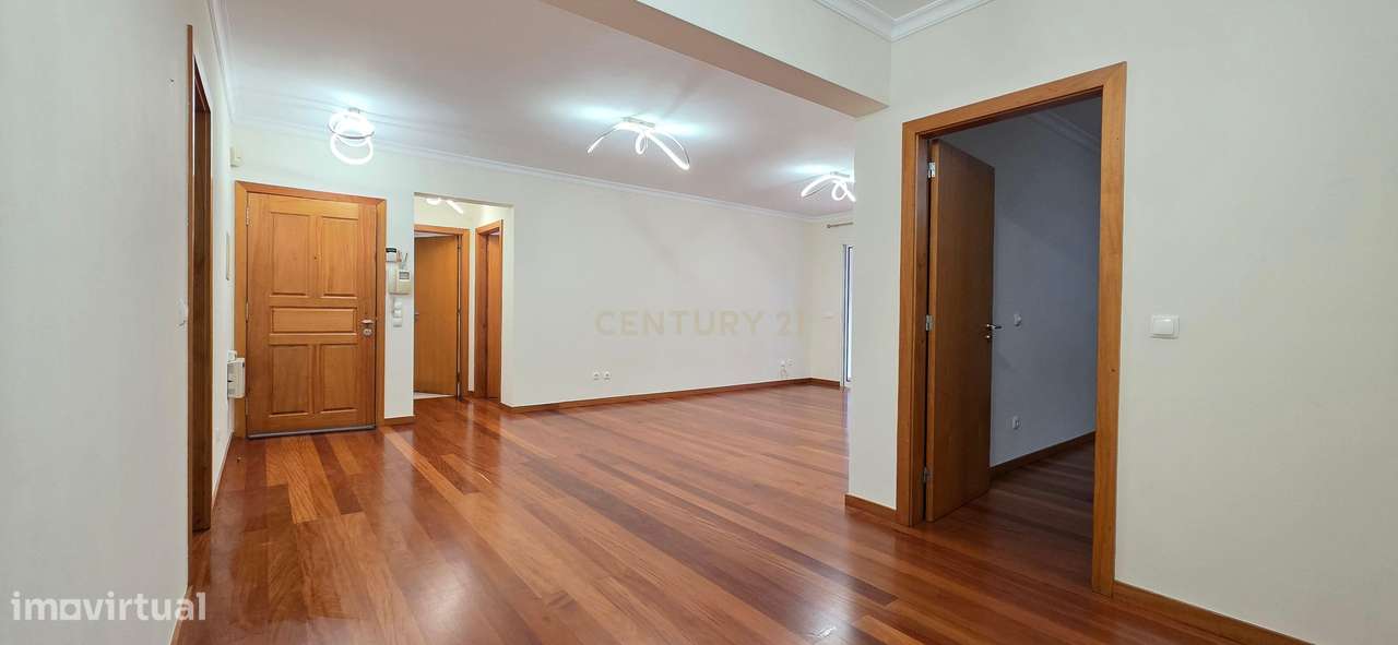 Apartamento T2+1 em Santo António - Grande imagem: 2/32