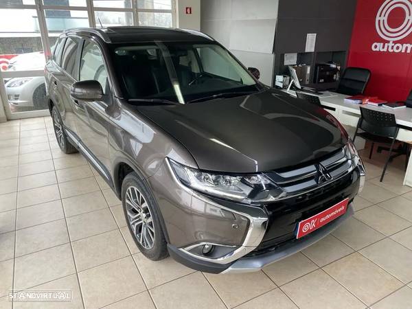 Mitsubishi Outlander 2.2 DI-D Intense - 2