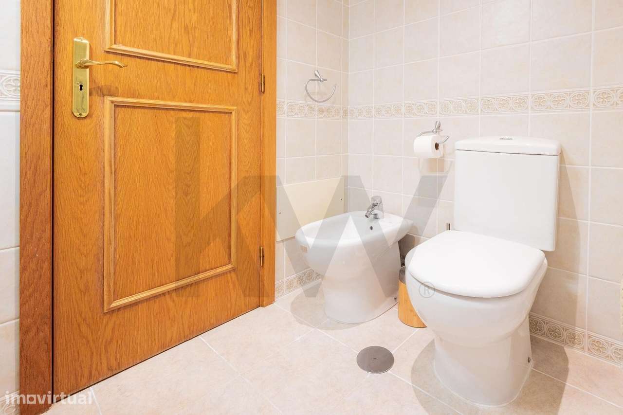 Apartamento T3 Duplex no Funchal-23