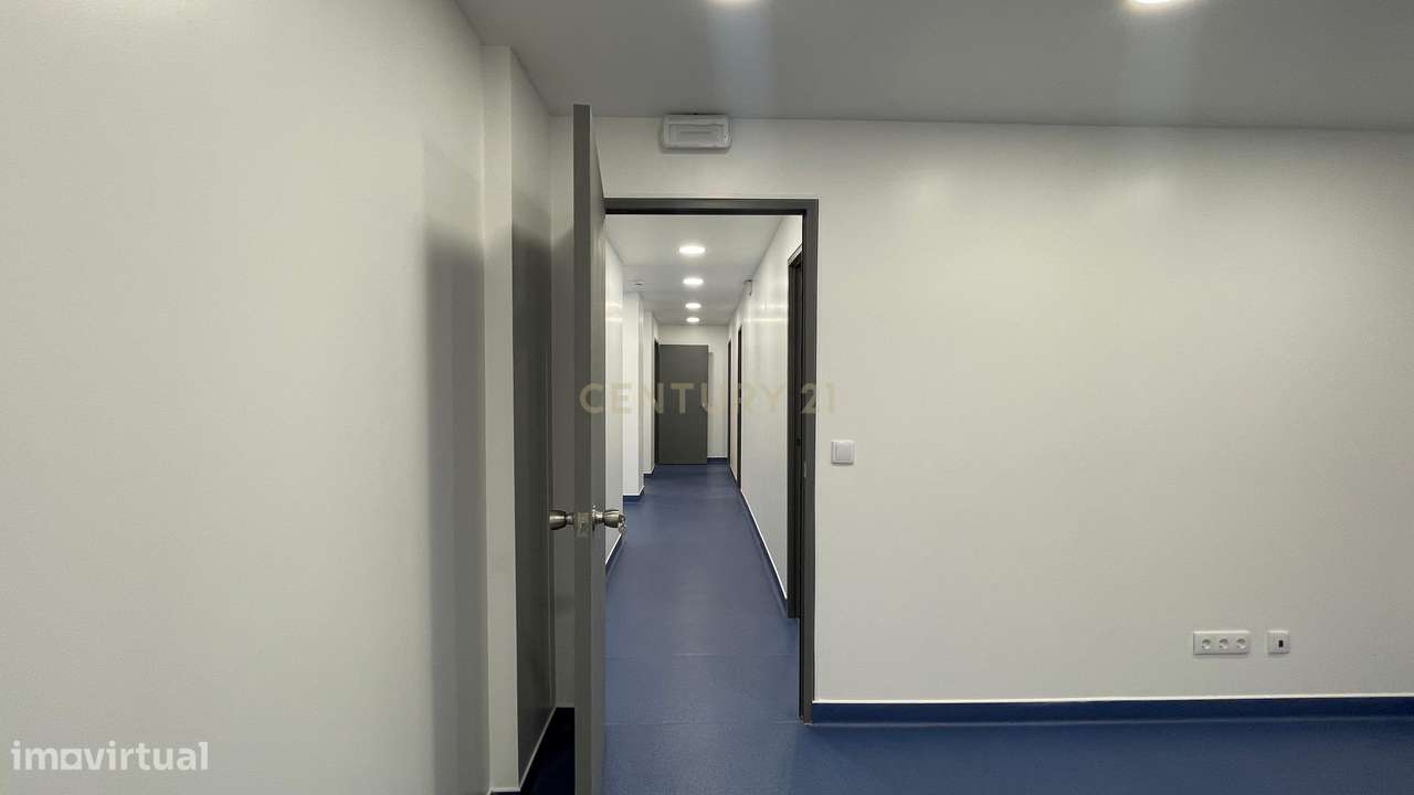 Espaço Comercial em Linda-a-Velha-20