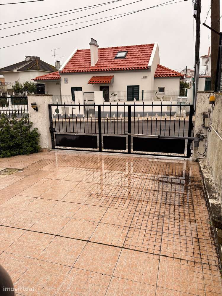 Moradia Tires T5 com garagem jardim piscina 830.000€ , 875 m2 terreno-8