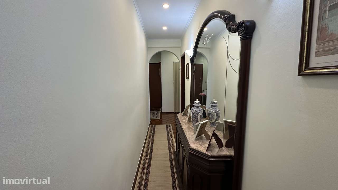 T3 Renovado Amadora , Águas livres-11